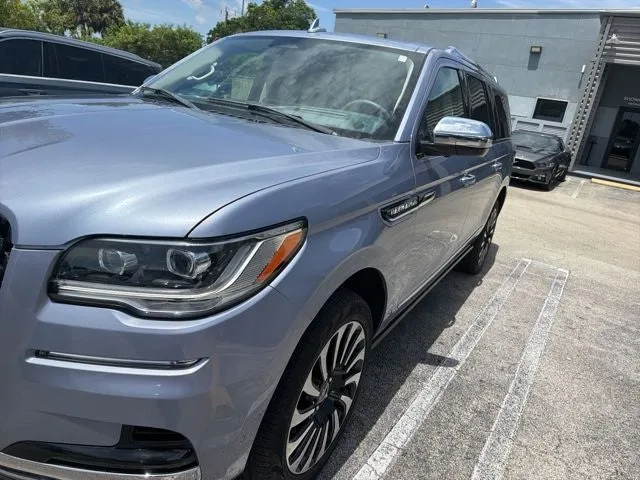 2022 Lincoln Navigator L Black Label photo 4