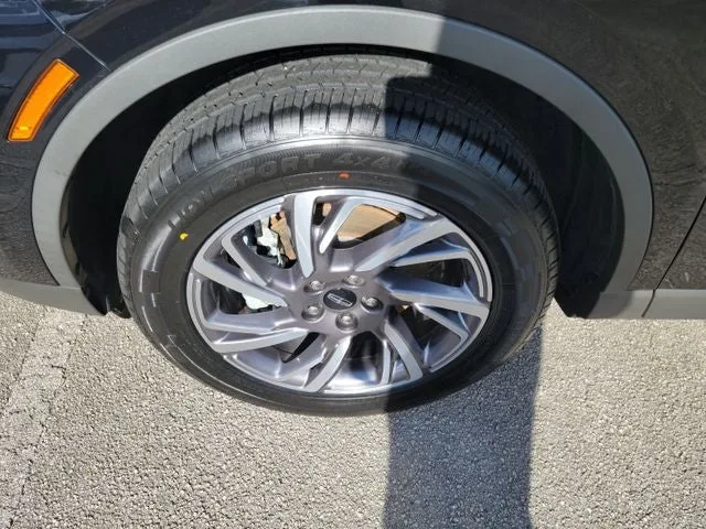 2023 Lincoln Corsair Standard photo 6