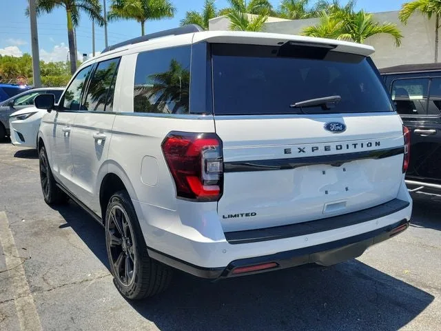 2023 Ford Expedition Limited photo 3