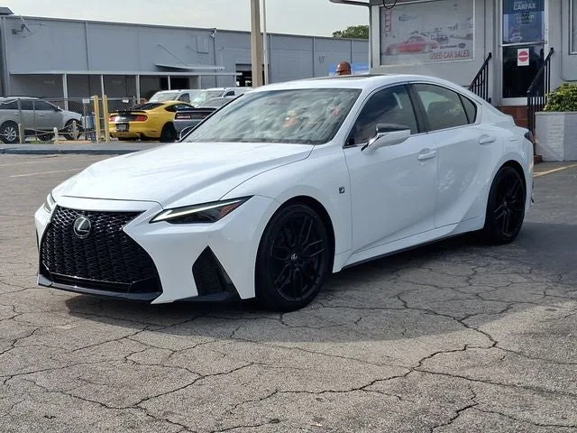 2023 Lexus IS 350 F SPORT photo 2
