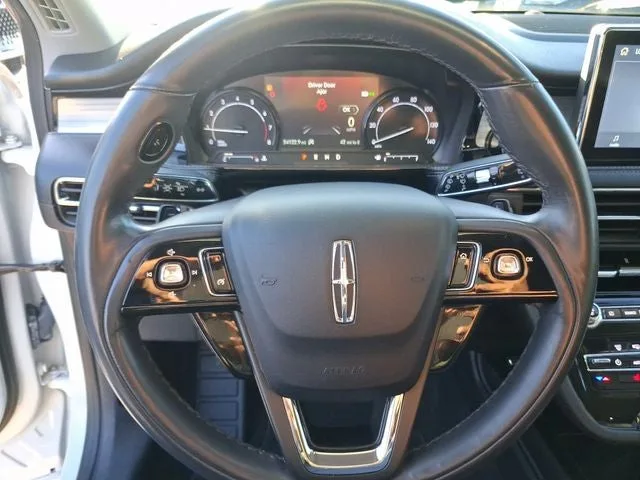 2021 Lincoln Corsair Standard photo 15