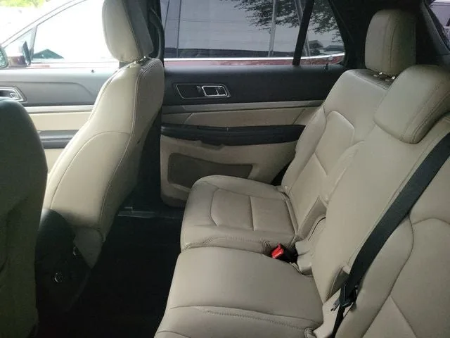 2018 Ford Explorer XLT photo 6