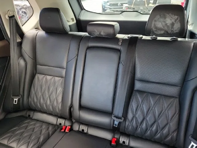 2023 Nissan Rogue Platinum photo 10
