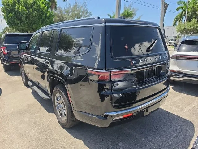 2023 Jeep Wagoneer Base photo 3