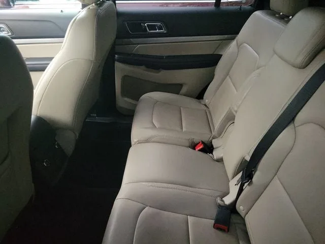 2018 Ford Explorer XLT photo 7