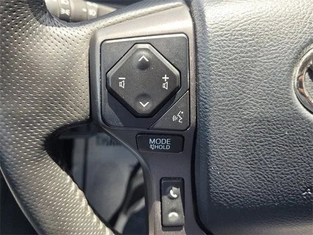 2018 Toyota Tacoma TRD Sport V6 photo 18