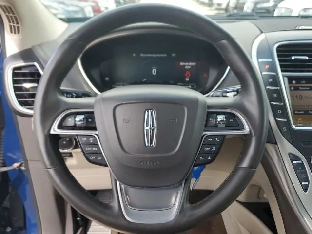 2019 Lincoln Nautilus Reserve photo 21