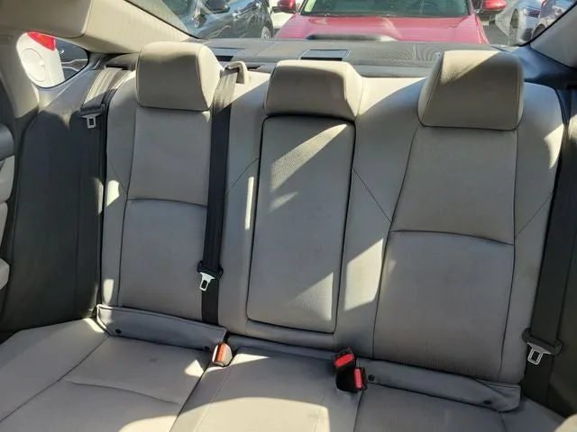 2019 Honda Accord LX photo 10