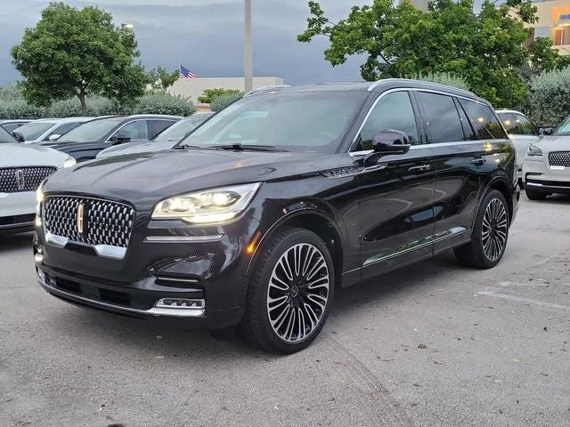 2024 Lincoln Aviator Black Label Premium photo 3
