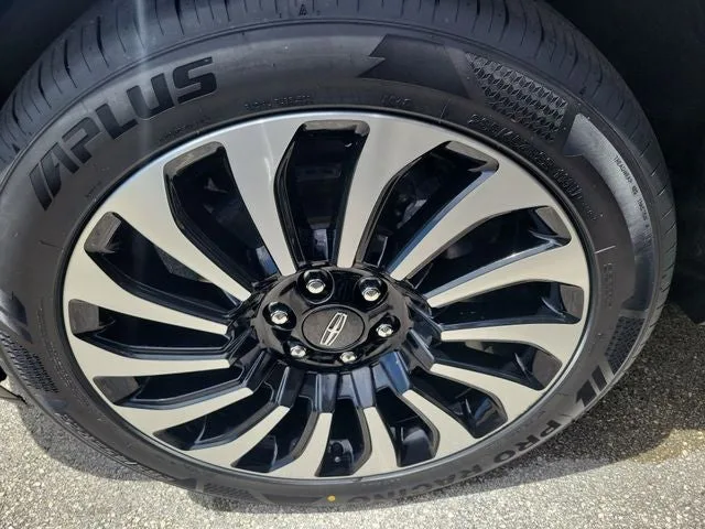 2024 Lincoln Navigator Black Label photo 6