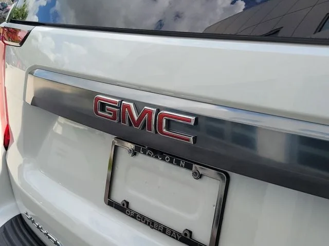 2022 GMC Yukon AT4 photo 8