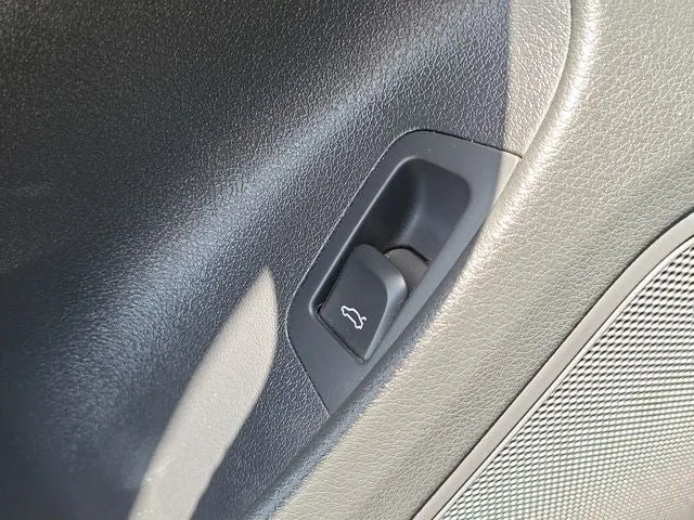 2016 Audi Q3 2.0T Premium Plus FrontTrak photo 16