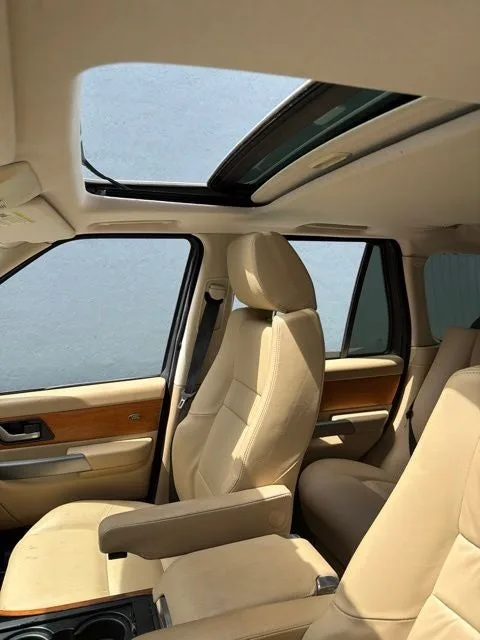 2008 Land Rover Range Rover Sport HSE photo 3