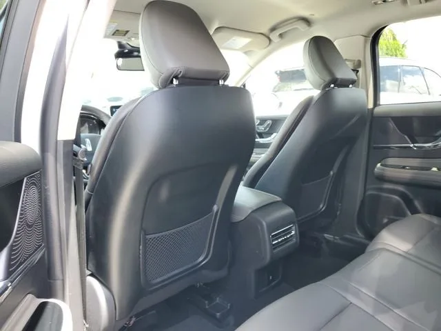 2025 Lincoln Corsair Premiere photo 8