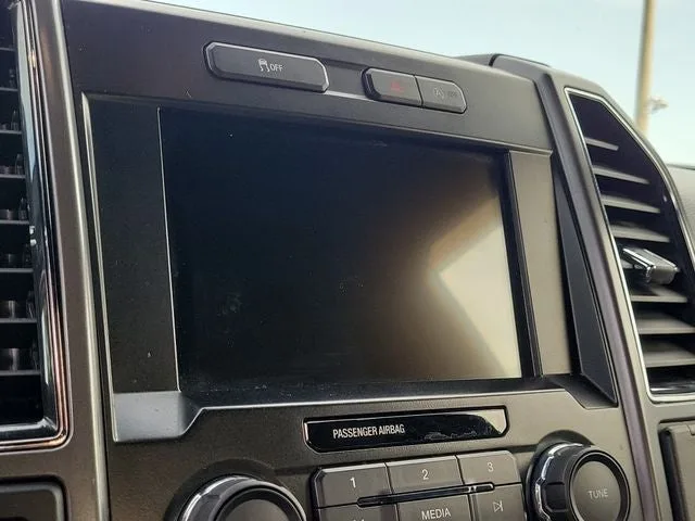 2017 Ford F-150 XLT photo 26