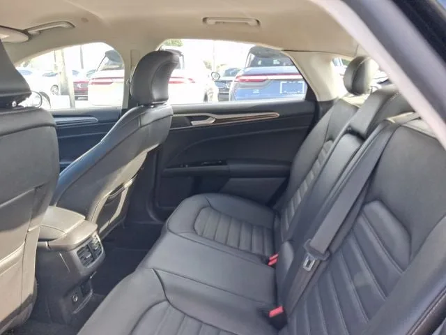 2016 Ford Fusion Energi SE Luxury photo 6