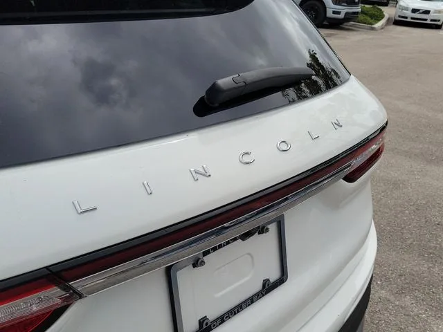 2023 Lincoln Corsair Standard photo 7