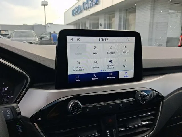 2020 Ford Escape SE photo 19