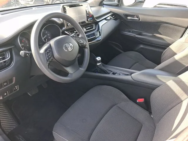 2019 Toyota C-HR LE photo 11