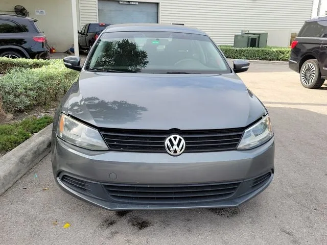 2012 Volkswagen Jetta 2.5L SE photo 2