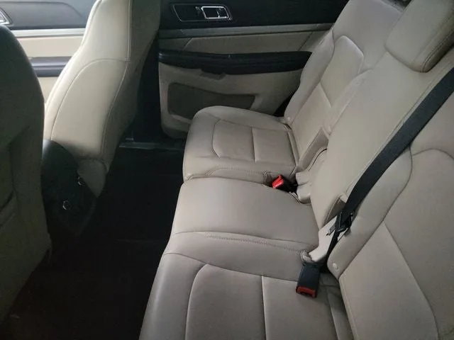 2018 Ford Explorer XLT photo 8