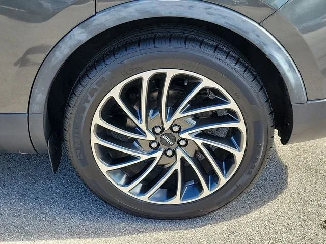 2019 Lincoln Nautilus Reserve photo 7
