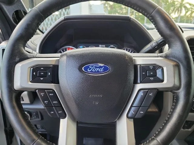 2019 Ford F-250SD Lariat photo 20