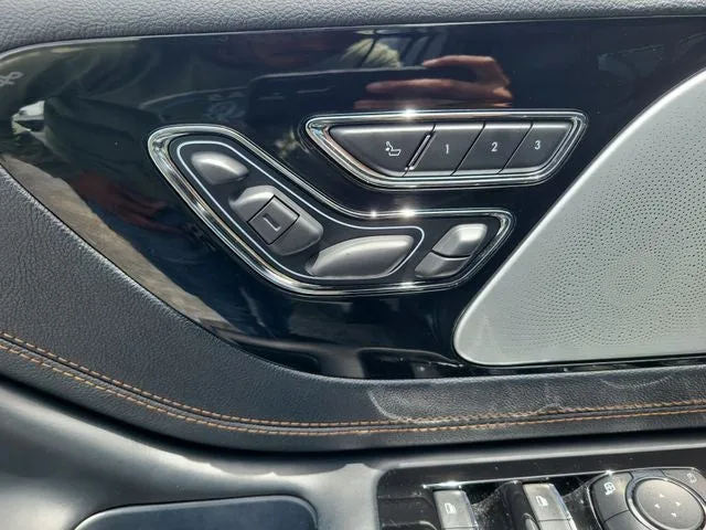 2025 Lincoln Aviator Black Label Premium photo 22