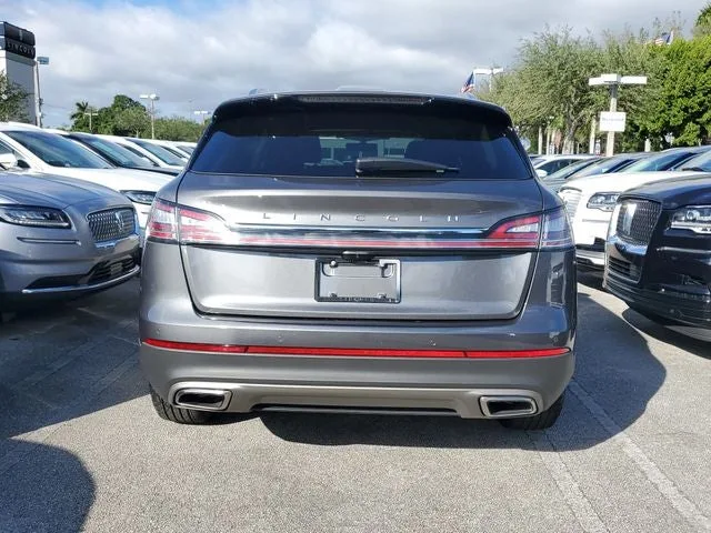 2022 Lincoln Nautilus Standard photo 5