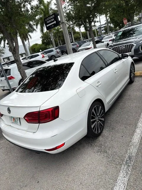 2014 Volkswagen Jetta GLI photo 2