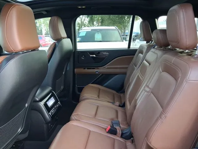2023 Lincoln Aviator Reserve Premium photo 6