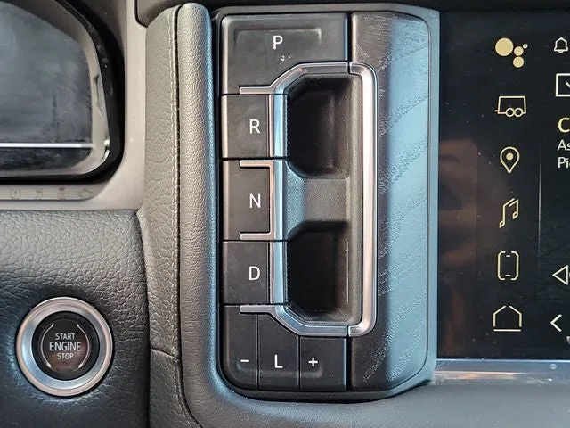 2022 GMC Yukon Denali photo 26