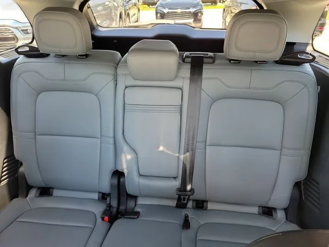 2022 Lincoln Corsair Standard photo 11