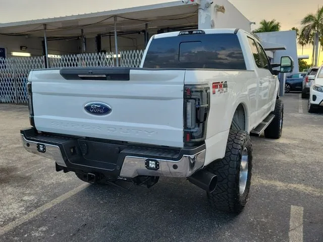 2019 Ford F-250SD Lariat photo 3
