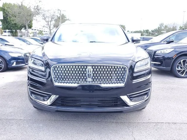 2019 Lincoln Nautilus Select photo 2