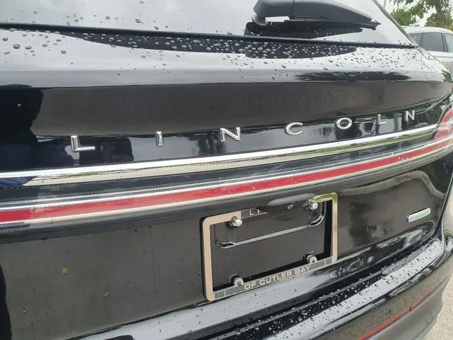 2020 Lincoln Nautilus Standard photo 10