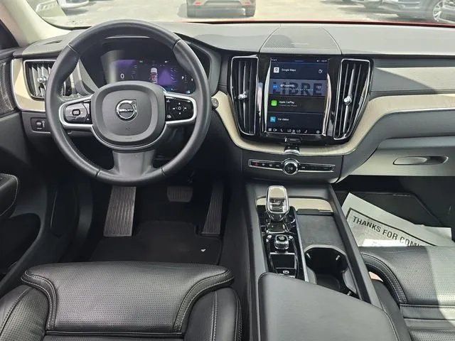 2022 Volvo XC60 B5 Inscription photo 12