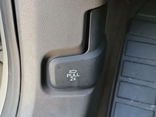 2022 Lincoln Corsair Standard photo 14
