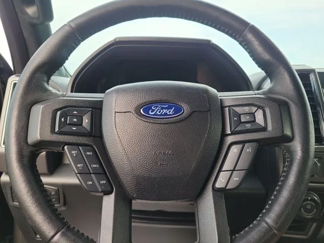 2017 Ford F-150 XLT photo 20