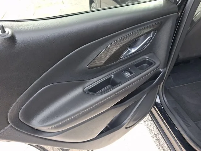 2022 GMC Terrain SLE photo 9