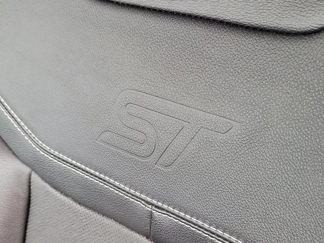 2023 Ford Explorer ST photo 10