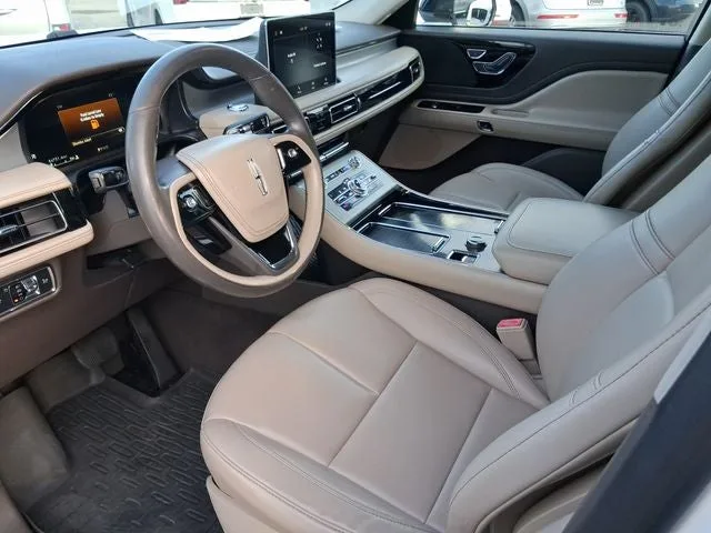 2020 Lincoln Aviator Standard Premium photo 11