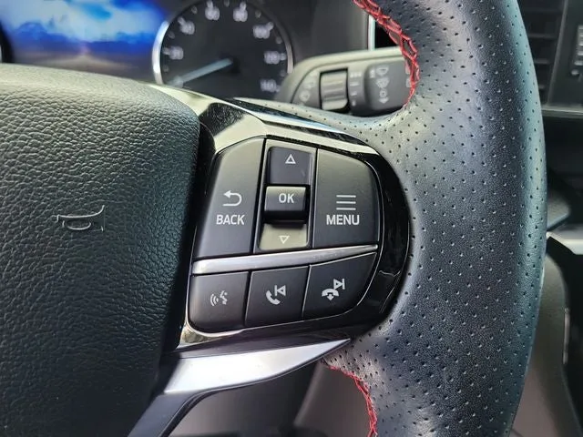 2023 Ford Explorer ST-Line photo 16