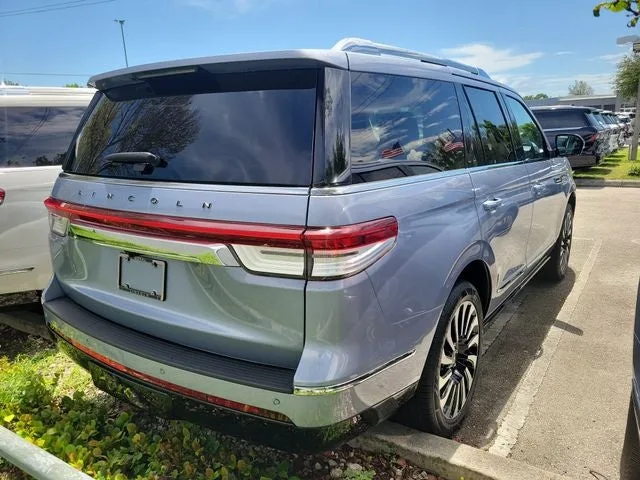2024 Lincoln Navigator Black Label photo 4