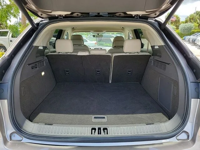 2019 Lincoln Nautilus Standard photo 8