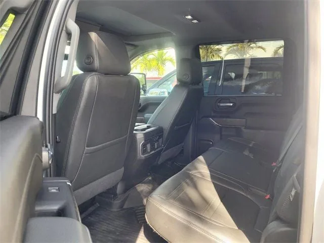 2023 GMC Sierra 2500HD Denali photo 4