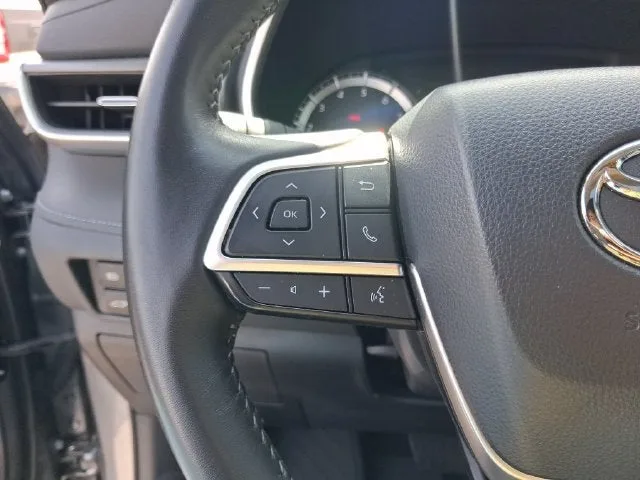 2026 Toyota Highlander XLE photo 18
