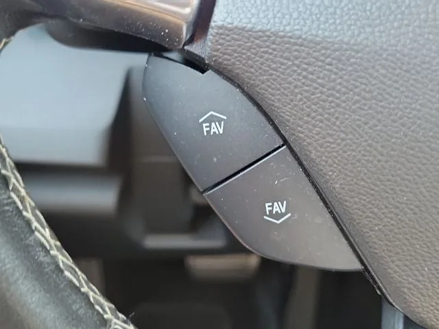 2020 Chevrolet Camaro 1LT photo 23