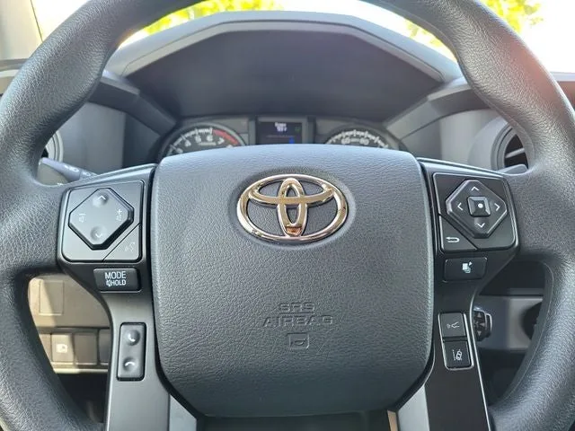 2022 Toyota Tacoma SR V6 photo 17
