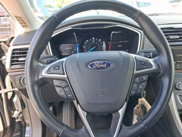 2016 Ford Fusion Energi SE Luxury photo 15